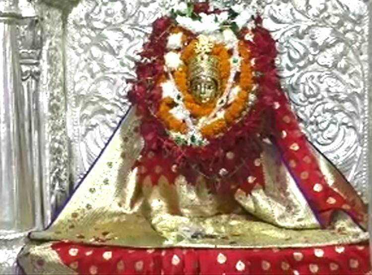 धनतेरस से बंटता है इस मंद‍िर में 'खजाना', त‍िजोरी में रखते हैं लोग