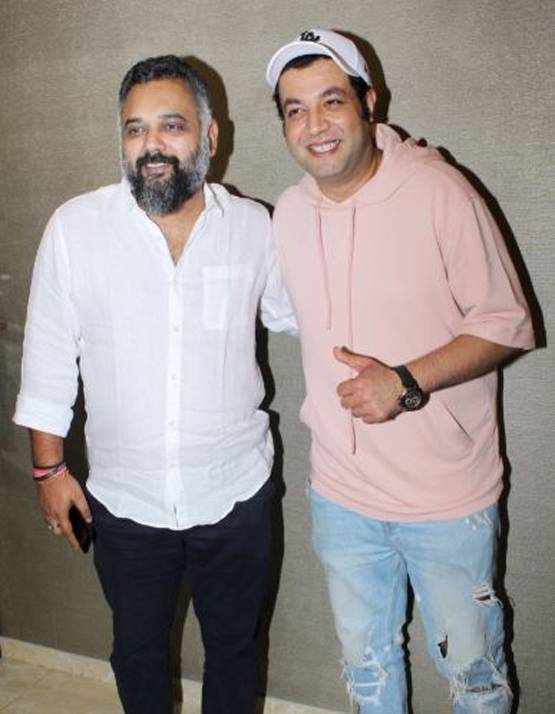 सांड की आंख-मेड इन चाइना की स्क्रीनिंग, स्टाइलिश लुक में दिखे सितारे