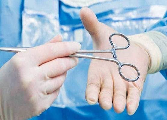 गाय के पेट से निकला इतना प्लास्टिक कि दंग रह गए डॉक्टर