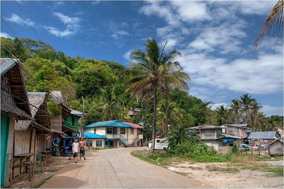 धागे के बराबर बिकिनी पहन घूम रही थी टूरिस्ट, पुलिस ने किया अरेस्ट