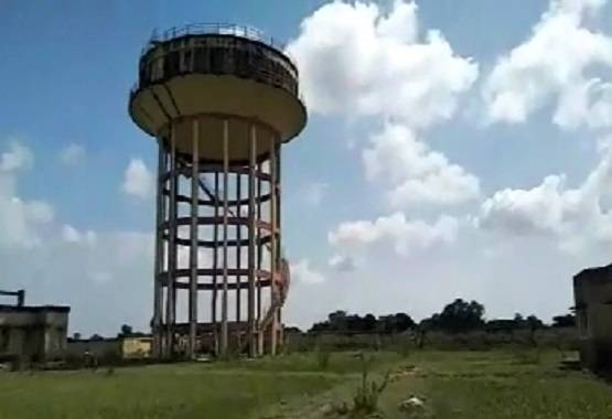 कर्मचारी से हुआ झगड़ा तो पानी की टंकी में मिला दिया जहर, फिर...