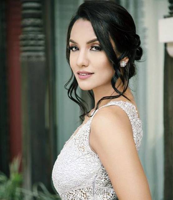 प्रियंका से होती है इस नेपाली एक्ट्रेस की तुलना, कांस में भी लहराया परचम