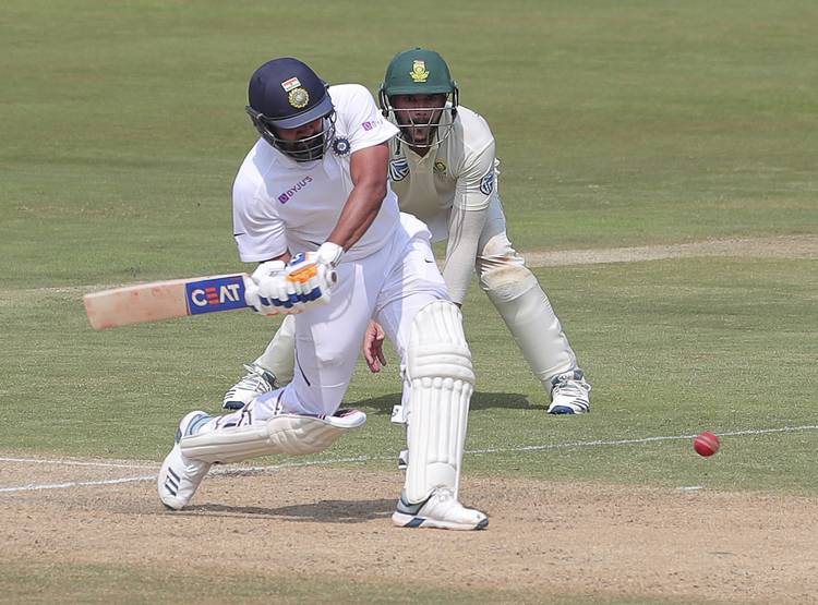 रोहित ने दनादन छक्के जड़कर तोड़ा अकरम का 23 साल पुराना रिकॉर्ड