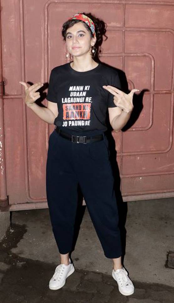 सांड की आंख-मेड इन चाइना की स्क्रीनिंग, स्टाइलिश लुक में दिखे सितारे