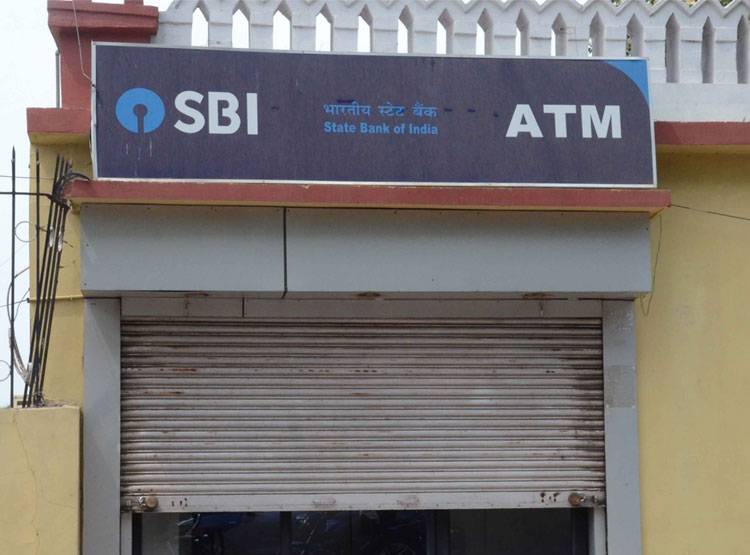 SBI दे रहा डेबिट कार्ड पर बड़ा ऑफर, मिलेगा ये फायदा