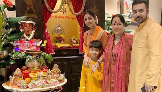 दुर्गाष्टमी पर श‍िल्पा ने कन्याओं को ख‍िलाया हलवा-पूरी, शेयर की फोटो