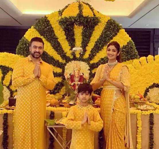 दुर्गाष्टमी पर श‍िल्पा ने कन्याओं को ख‍िलाया हलवा-पूरी, शेयर की फोटो