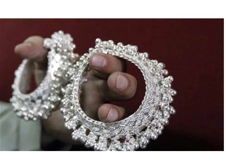 महज 32 मिनट में बिक गया 100 किलो सोना और 600 किलो चांदी