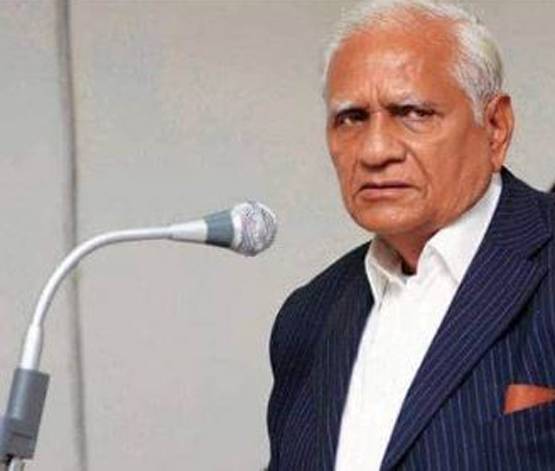 मोदी की भतीजी हैं दमयंती, इतना बड़ा है PM का परिवार