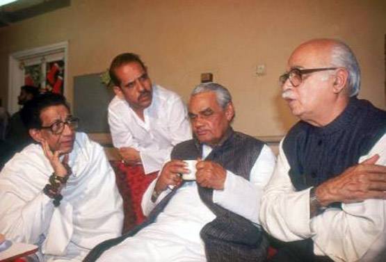 53 साल बाद बदलेगा ठाकरे परिवार का इतिहास, इतना बड़ा खानदान