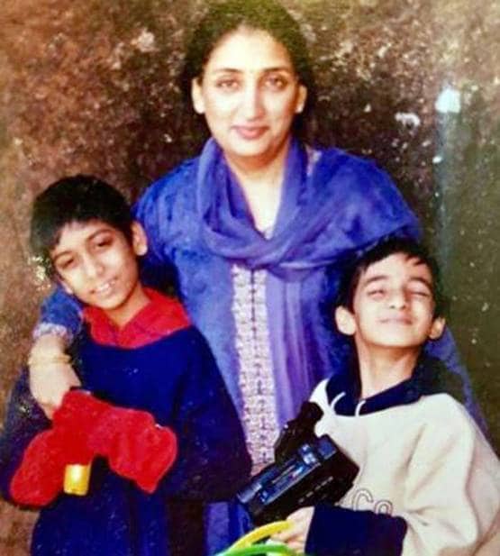 इतने करोड़ के मालिक हैं अजित पवार के बेटे पार्थ, यहां से की पढ़ाई