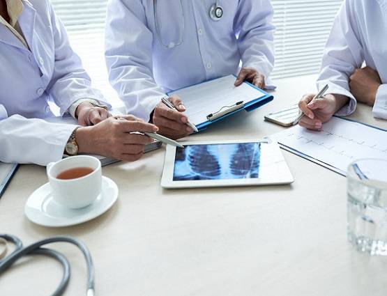 जानिए बच्चे-बुजुर्ग ही क्यों निमोनिया के शिकार? हर साल लाखों मौत