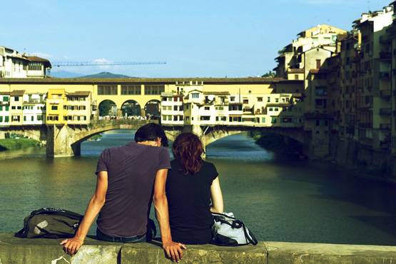 क्या पति-पत्नी के सामने खोलने चाहिए अपने ये राज?