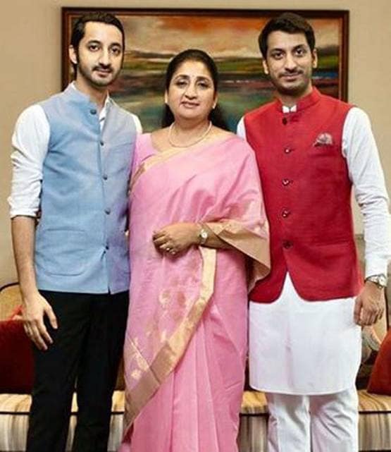 इतने करोड़ के मालिक हैं अजित पवार के बेटे पार्थ, यहां से की पढ़ाई