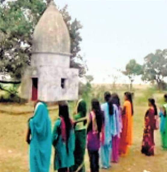 ये हैं देश के वो 10 मंदिर जहां महिलाओं की एंट्री पर है बैन