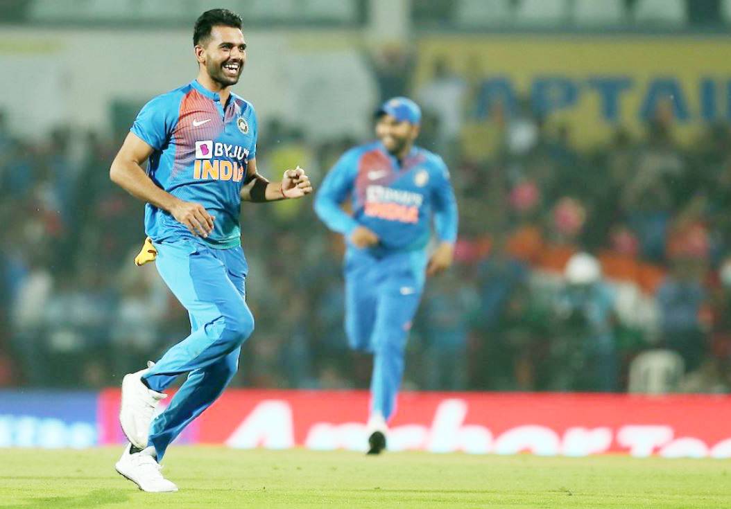 बांग्लादेश के छुड़ाए 'छक्के', अब पिता ने खोला चाहर की जादुई गेंदबाजी का राज