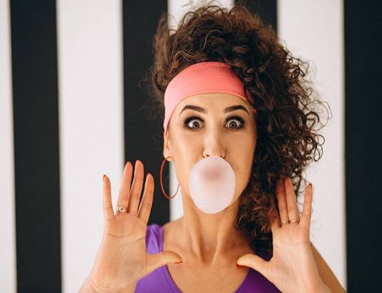 हंसने और च्यूंइगम चबाने से घटेगा वजन, फ्री में वेट कंट्रोल करने की 5 ट्रिक