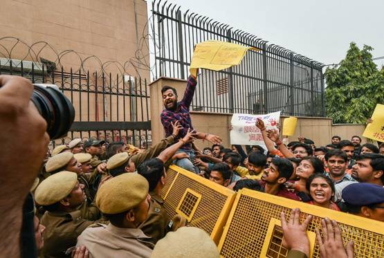 टॉप-10 यूनिवर्सिटी में JNU की हॉस्टल फीस सबसे ज्यादा
