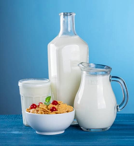 फुल क्रीम या डबल टोंड? कौन सा दूध आपके लिए फायदेमंद