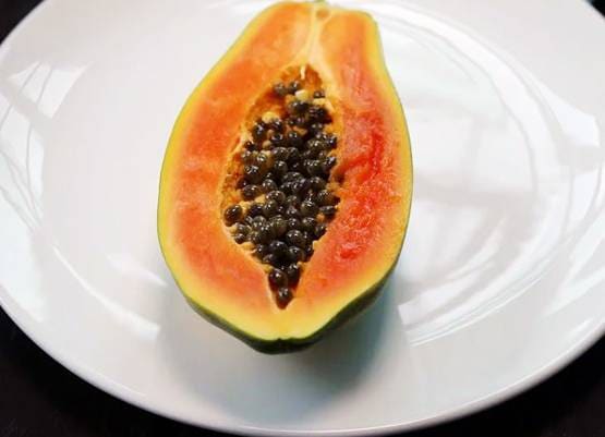 बढ़ते वजन को कंट्रोल करना है तो खाना शुरू कर दें ये फल