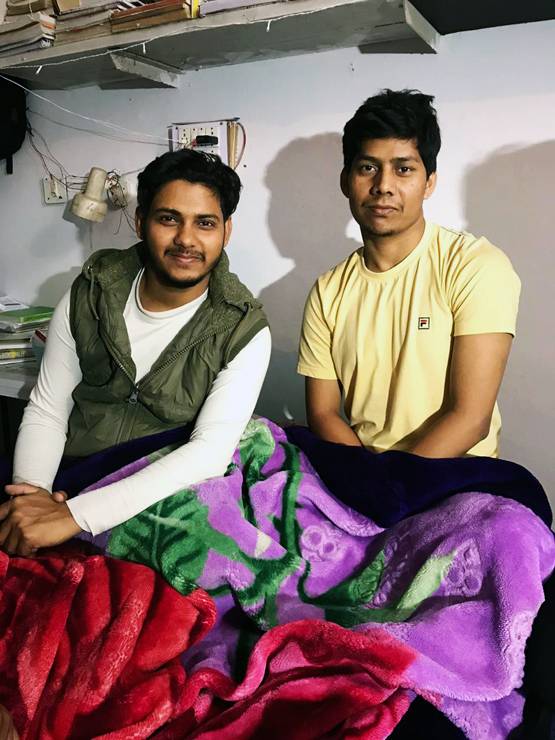 गरीबी और निराशा: फीस बढ़ने से घर लौटने को मजबूर JNU के ये छात्र