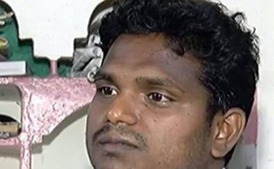 किसी ने बेटे को किया दूर, किसी ने लगाया पंक्चर, ऐसे बने IAS अफसर