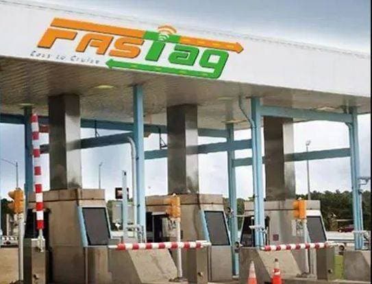 1 दिसंबर से टोल पर FASTag हुआ जरूरी, यहां जानें आप पर क्‍या होगा असर