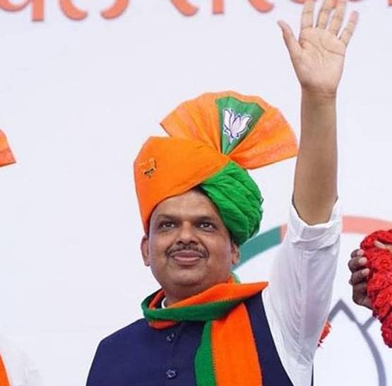 इतने पढ़े- लिखे हैं महाराष्ट्र के CM फडणवीस, पास हैं इतनी डिग्रियां