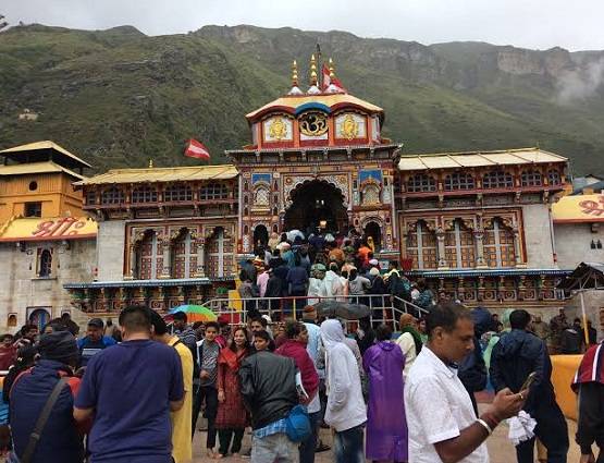 बंद हुए बदरीनाथ के कपाट, जानें पवित्र धाम से जुड़ी 6 रहस्यमयी बातें