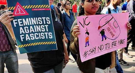 गरीबी और निराशा: फीस बढ़ने से घर लौटने को मजबूर JNU के ये छात्र