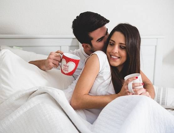 सेक्स के दौरान क्या सोचते हैं भारतीय? बेडरूम में भी पीछा नहीं छोड़ती ये टेंशन