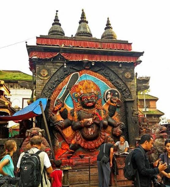 जब ब्रह्मा पर क्रोधित हुए थे शिव, फिर ऐसे हुआ काल भैरव का जन्म