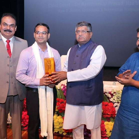 सुदूर गांव में कैसे पहुंचाएंगे बिजली? ये जवाब देकर IAS बने जावेद