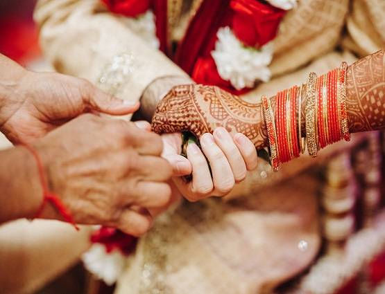 शादी में क्यों जरूरी हैं 7 फेरे, 7 वचनों में पति-पत्नी क्या करते हैं वादे?