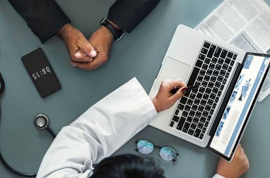 युवक को हो रहा था दर्द, कान से निकली ऐसी चीज कि दंग रह गए डॉक्टर