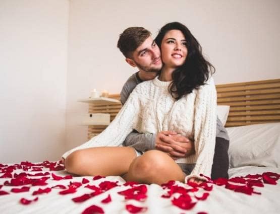 सेक्स के दौरान क्या सोचते हैं भारतीय? बेडरूम में भी पीछा नहीं छोड़ती ये टेंशन