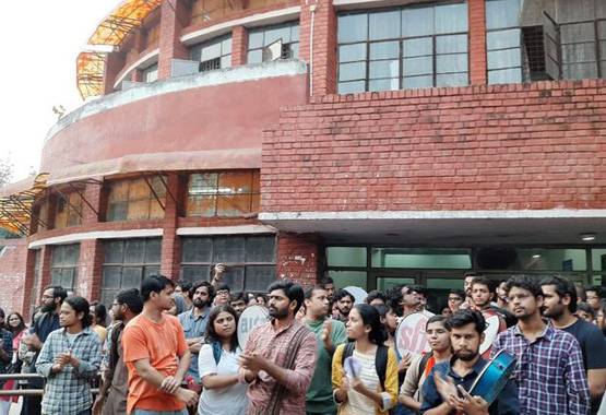 JNU में पूरी फीस वापस नहीं, जानें- कितना बढ़ा-घटा फीस स्ट्रक्चर