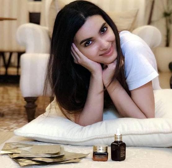 दिया मिर्जा की सेल्फी में नजर आए इमरान खान, फैंस ने पूछा- क्या हो गया हाल