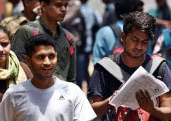 IAS इंटरव्यू में रूमाल देख पूछा 'What is That', दिया मजेदार जवाब