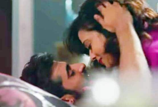 हम तुम और देम ट्रेलर: श्वेता का बोल्ड अंदाज, लिपलॉक सीन्स Viral