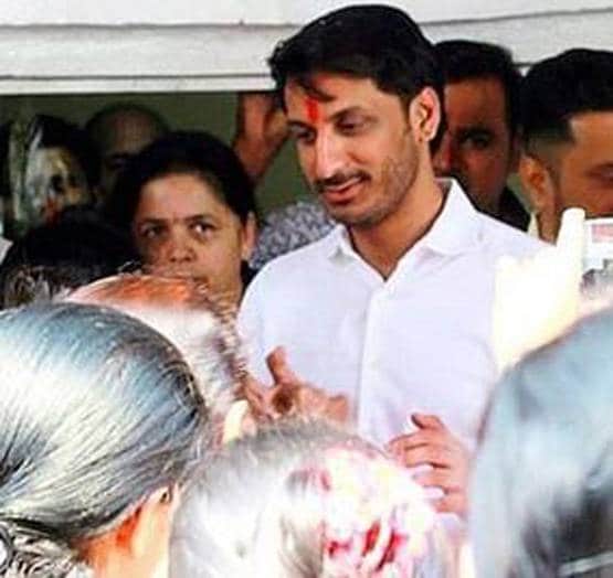 इतने करोड़ के मालिक हैं अजित पवार के बेटे पार्थ, यहां से की पढ़ाई