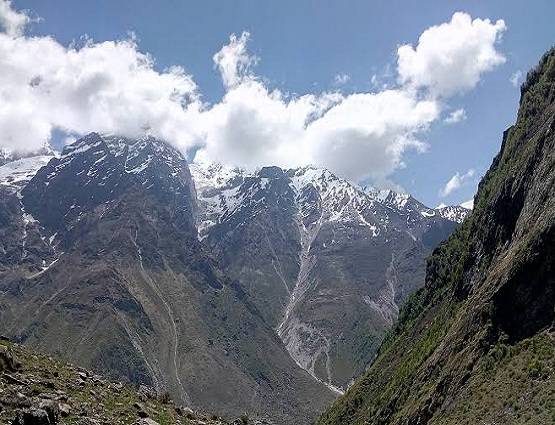 बंद हुए बदरीनाथ के कपाट, जानें पवित्र धाम से जुड़ी 6 रहस्यमयी बातें