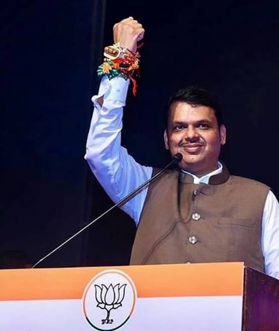 इतने पढ़े- लिखे हैं महाराष्ट्र के CM फडणवीस, पास हैं इतनी डिग्रियां