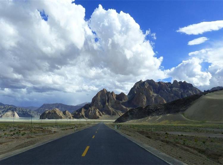 कच्छ नहीं, ये है सबसे बड़ा जिला, पाक-चीन भी कब्जाए हैं हिस्सा!