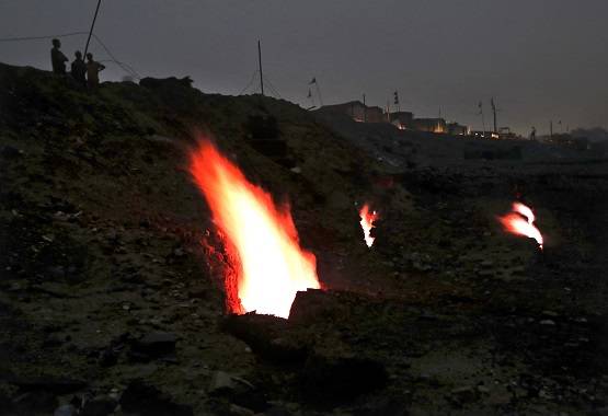 पिछले सौ साल से 'जल' रहा भारत का ये शहर, अंगारों के बीच रहते हैं लोग