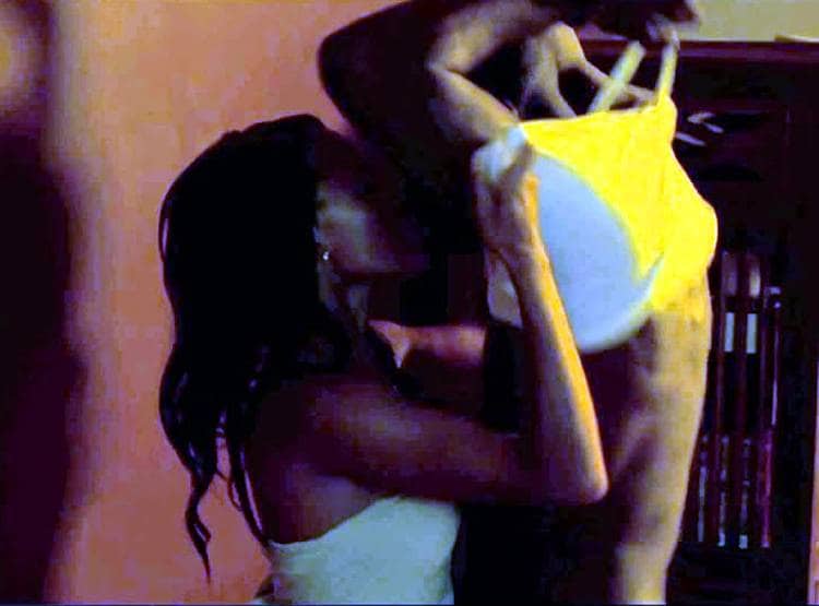 सीक्रेट कैमरे से होटल स्टाफ ने बनाया MMS, फिर किया ये खेल