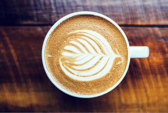 बेडरूम लाइफ को तबाह करती हैं खाने की ये 10 चीजें! अभी करें छोड़ने का फैसला