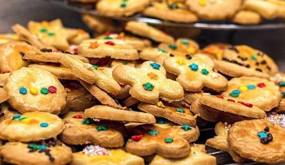 बेडरूम लाइफ को तबाह करती हैं खाने की ये 10 चीजें! अभी करें छोड़ने का फैसला