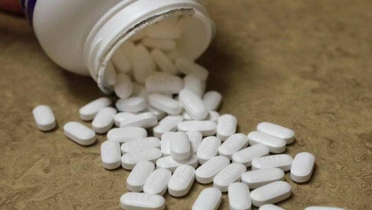 बांग्लादेश से आने वाली कैंसर की नकली दवाएं भारत में बांट रही मौत