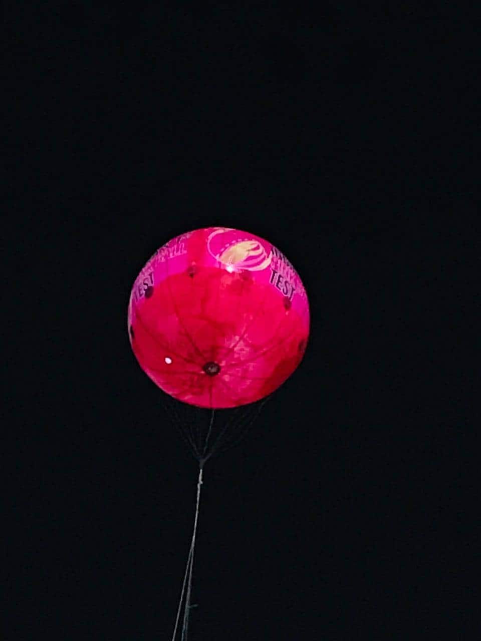 मैच से पहले पिंक सिटी बना कोलकाता, बाजार में आई गुलाबी मिठाई